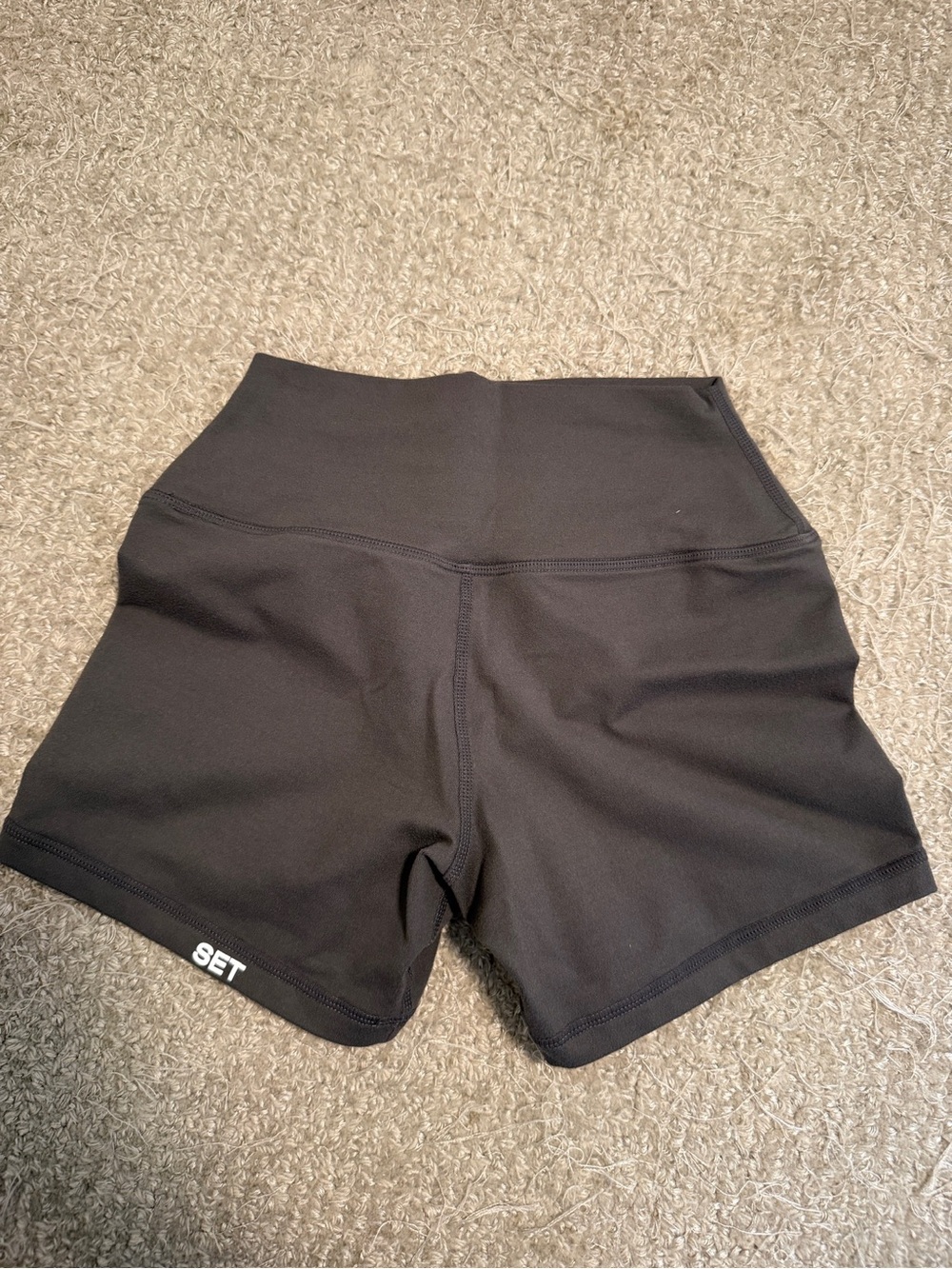 Set Active Shorts - Picture 2 of 3